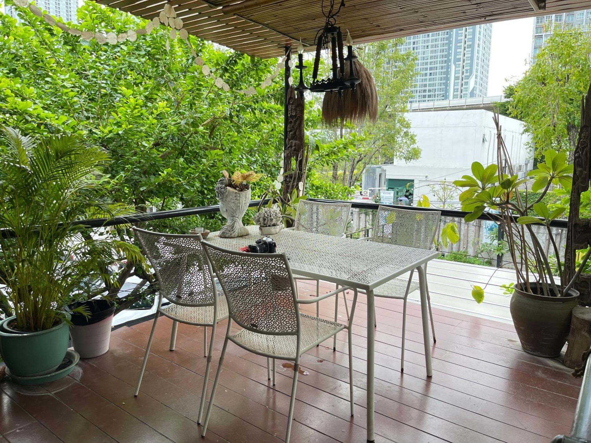 Apartamento The Quarter Wutthakat Bangkok Exterior foto