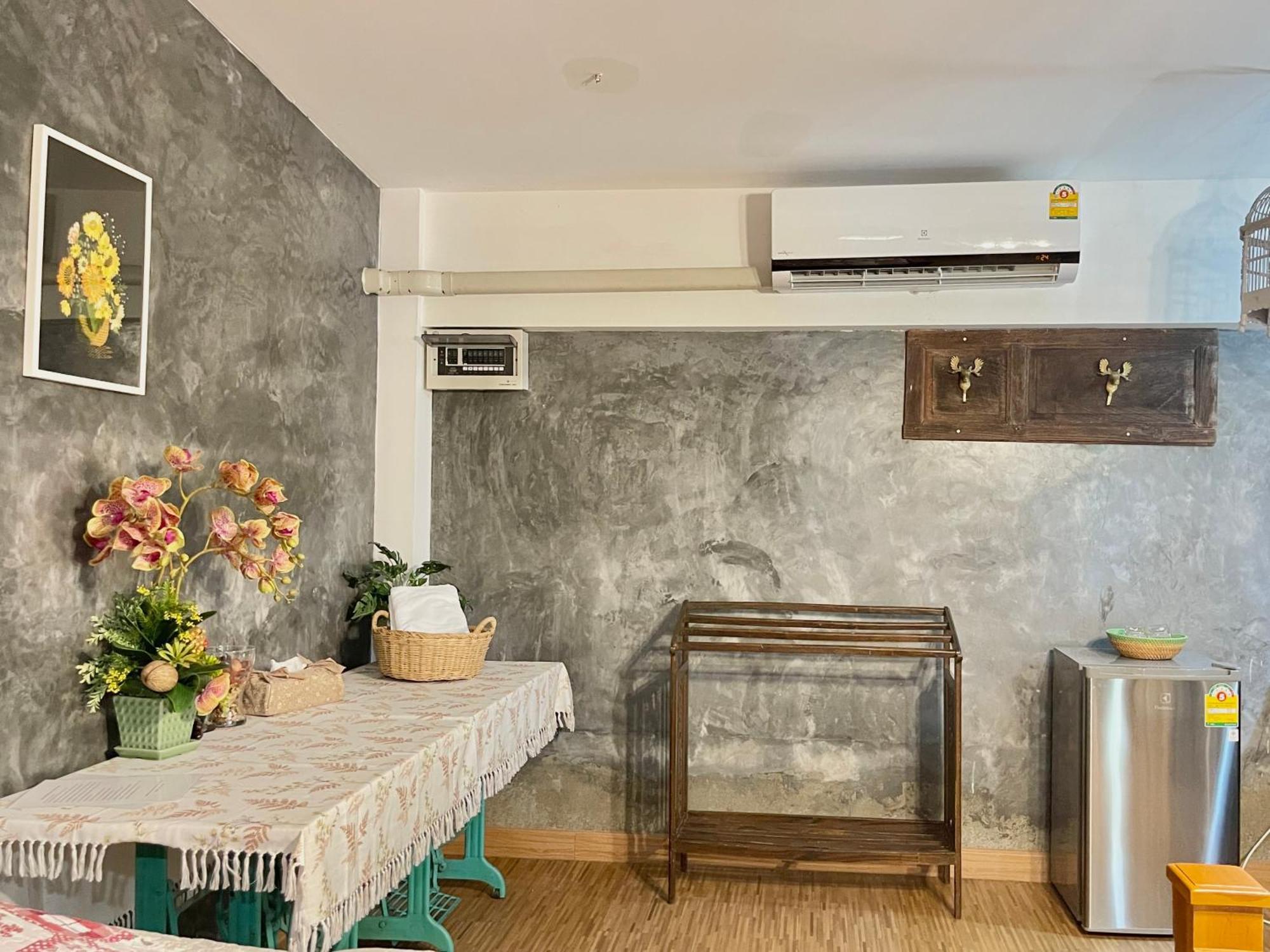 Apartamento The Quarter Wutthakat Bangkok Habitación foto
