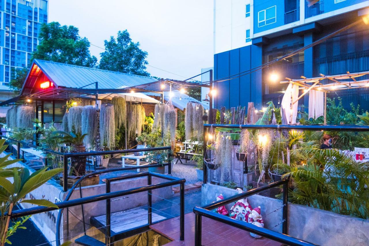 Apartamento The Quarter Wutthakat Bangkok Exterior foto